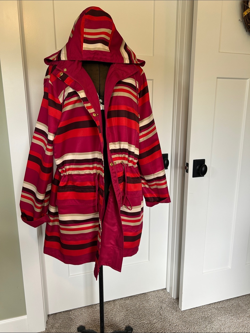C Wonder reversible rain jacket size large roomy pockets full of zip and snaps